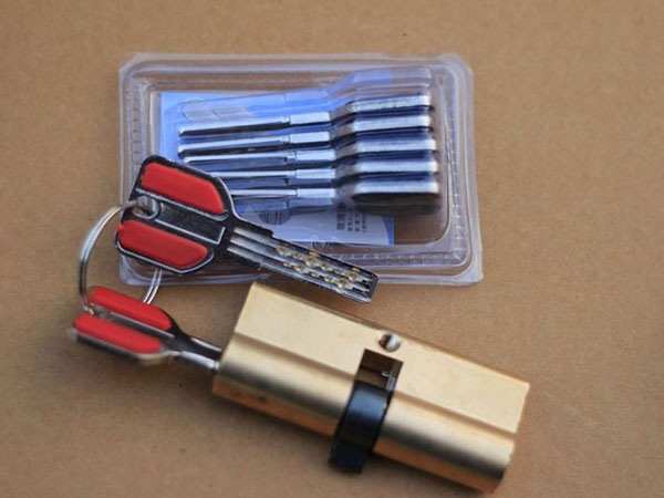 孙吴24小时上门开锁公司